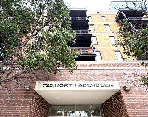 209-725 N Aberdeen St, Chicago, IL, 60642-8161 | Card Image