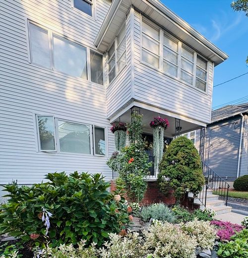 18-16-18 Alfred Rd, Arlington, MA, 02474-8231 | Card Image