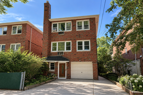 2fl-70-69 Walnut St, Forest Hills, NY, 11375-6633 | Card Image