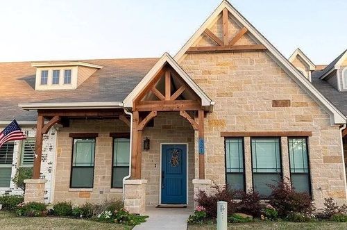 321 Tinker Trl, Burleson, TX, 76028-5933 | Card Image