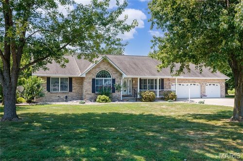 2945 Wellen Rd, Highland, IL, 62249-3851 | Card Image
