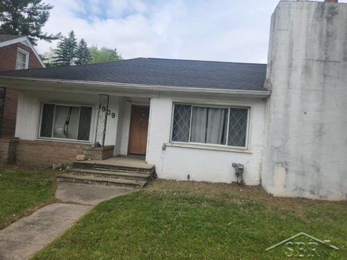 1909 Aurelius Rd, Holt, MI, 48842-1643 | Card Image