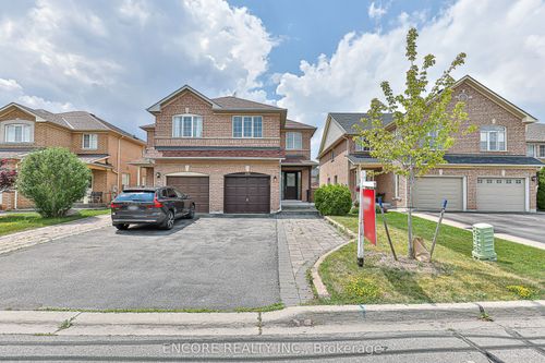 252 Forest Run Blvd, Concord, ON, L4K5G2 | Card Image