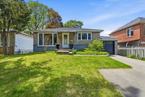 22 Falaise Road, Scarborough, ON, M1E3B5 | Card Image