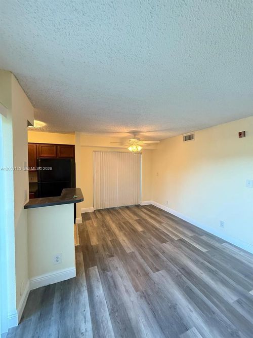 509-7650 Westwood Dr, Tamarac, FL, 33321-2351 | Card Image