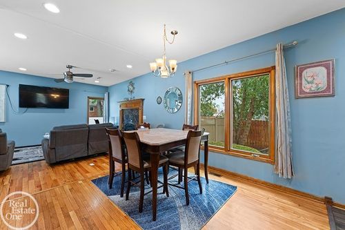 22212 Mylls Ct, Saint Clair Shores, MI, 48081-1232 | Card Image