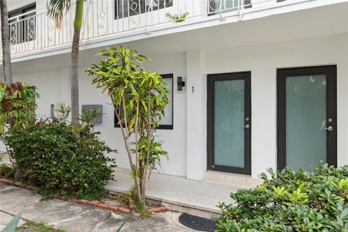 2-8020 Crespi Blvd, Miami Beach, FL, 33141 | Card Image