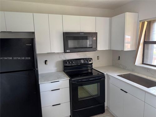 apt-203-6465 W 27th Ave, Hialeah, FL, 33016-2888 | Card Image