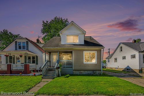 7528 Hudson Ave, Warren, MI, 48091-3015 | Card Image