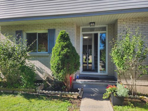 215 Boullee St, London, ON, N5Y1T9 | Card Image