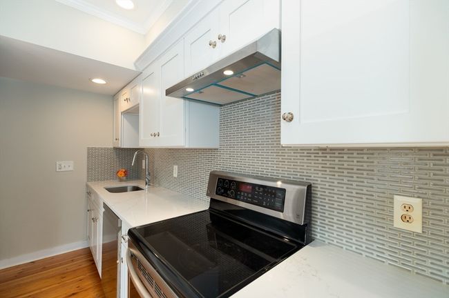 APT-3 - 2 Court St, Condo with 1 bedrooms, 1 bathrooms and 1 parking in Newburyport MA | Image 6