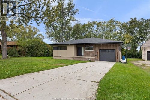 4015 Roseland Dr E, Windsor, ON, N9G1Y5 | Card Image