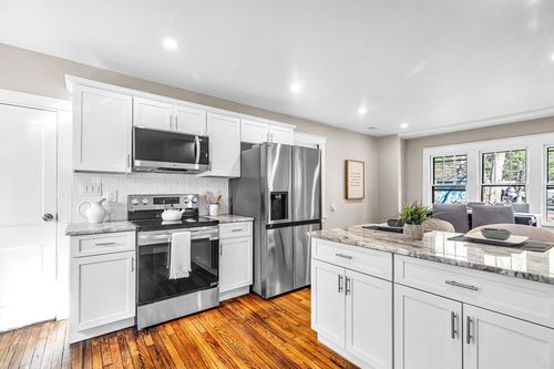 183 Feeding Hills Rd, Southwick, MA, 01077-9521 | Card Image