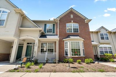 769 Abbington Court, Condo with 2 bedrooms, 2 bathrooms and null parking in Genoa Twp MI | Image 1