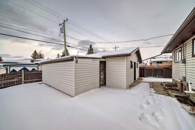 504 Penworth Drive Se, Home with 7 bedrooms, 3 bathrooms and 3 parking in Calgary AB | Image 35