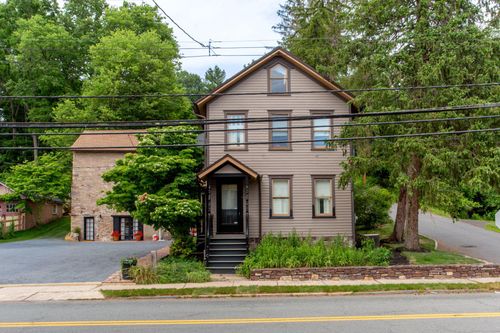 3 S Main St, STOCKTON, NJ, 08559-2124 | Card Image