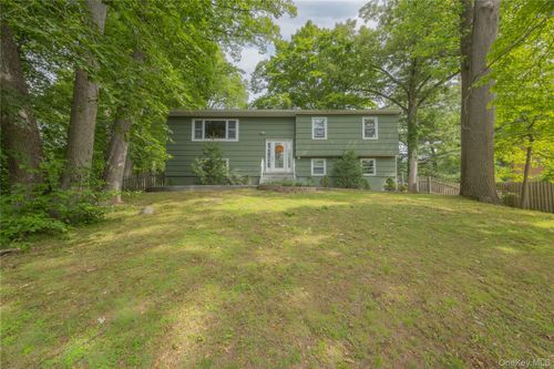 11 Guterl Ter, Pearl River, NY, 10965-1405 | Card Image