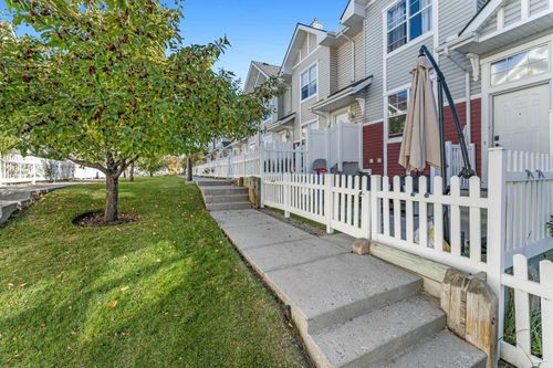 3305 New Brighton Gdns Se, Calgary, AB, T2Z0A2 | Card Image