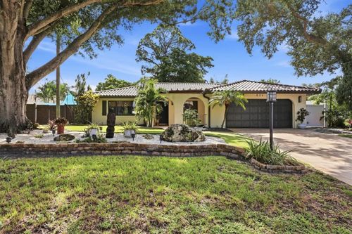 624 Saint Andrews Dr, Sarasota, FL, 34243-1630 | Card Image