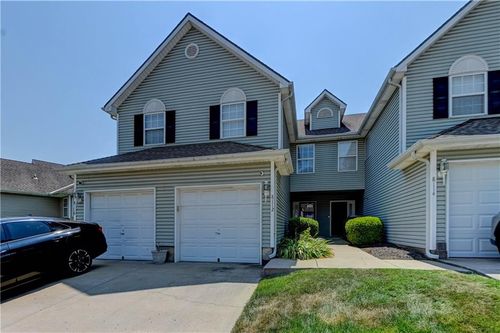 8112 N Lawn Ave, Kansas City, MO, 64119-1048 | Card Image