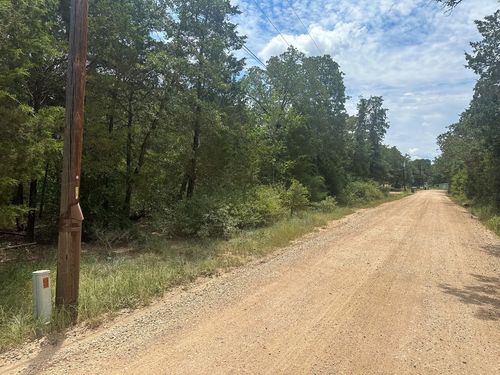 246 Arrowhead Dr, Smithville, TX, 78957-5239 | Card Image