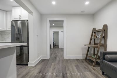 MAIN - 1343 Dupont St, Home with 1 bedrooms, 1 bathrooms and null parking in Toronto ON | Image 3