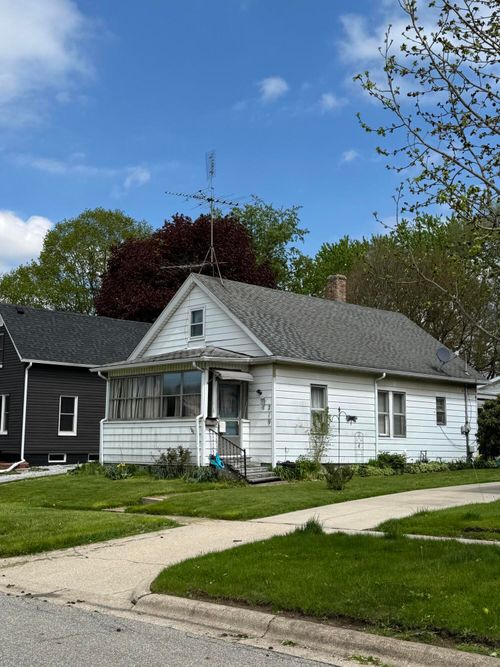 219 Cable St, La Porte, IN, 46350 | Card Image