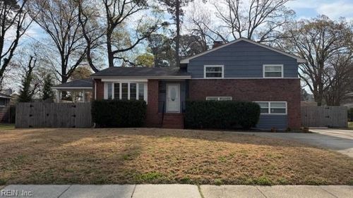 7828 Walters Dr, Norfolk, VA, 23518-4643 | Card Image