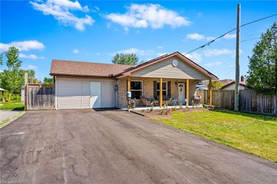 196 Martin St, House other with 3 bedrooms, 1 bathrooms and 6 parking in Welland ON | Image 2