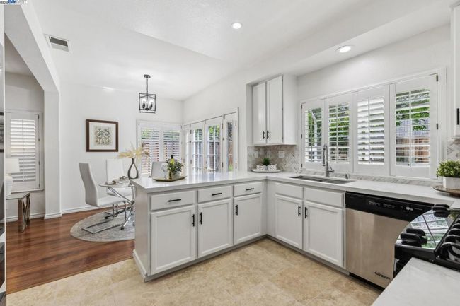 34294 Dunhill Dr, House other with 3 bedrooms, 3 bathrooms and 2 parking in Fremont CA | Image 23