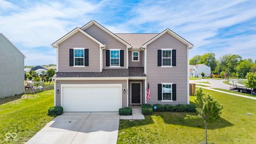 4218 Ashworth Ln, Columbus, IN, 47201-8052 | Card Image