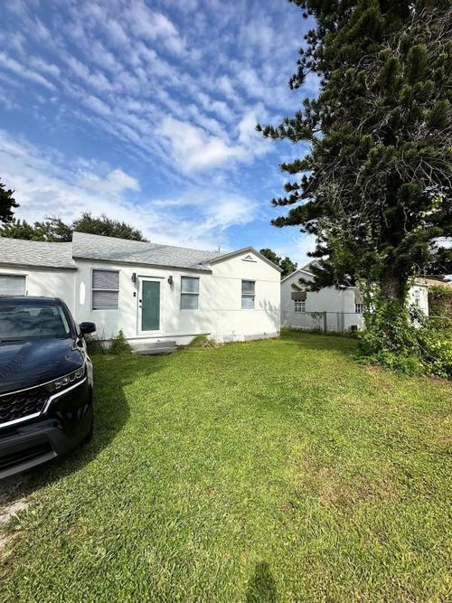 919 Nw 66th St, Miami, FL, 33150-4249 | Card Image