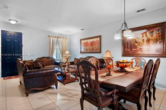 5806 Nw Breezy Brook Ct, House other with 3 bedrooms, 2 bathrooms and null parking in Port St. Lucie FL | Image 8