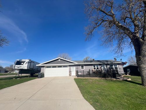 117 Oklahoma Ave, Adrian, MN, 56110-1143 | Card Image