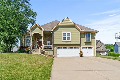 2312 Sw Post Oak Ct, Lee's Summit, MO, 64082-1430 | Card Image