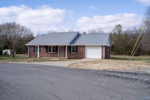69 Green Valley Cir Ne, Fort Payne, AL, 35967-8148 | Card Image