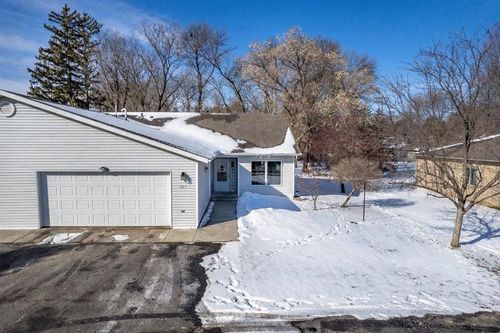 925 E Cavour Ave, Fergus Falls, MN, 56537-2361 | Card Image