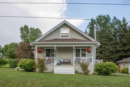637 Wiley Ave, Windsor, NS, B0N2T0 | Card Image