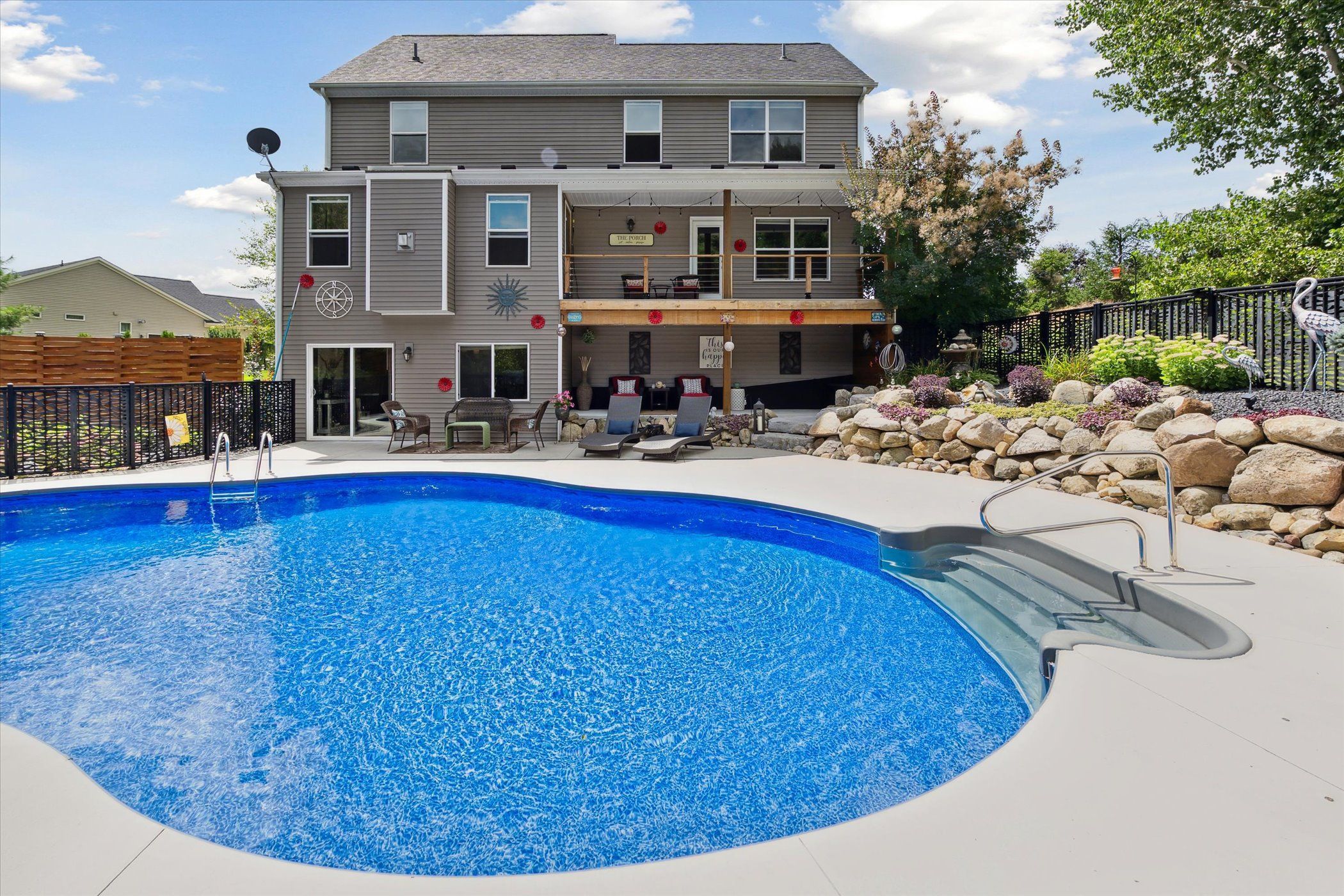 Ashbury Ct, Howell, MI 48843