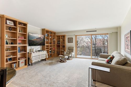 apt-516-210 W Grant St, Minneapolis, MN, 55403-2246 | Card Image