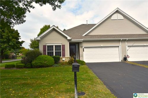 40 Glenmoor Cir N, Palmer Twp, PA, 18045-2177 | Card Image