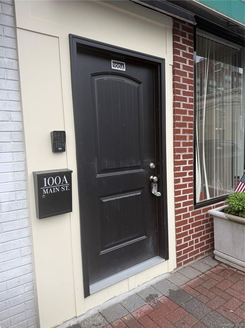 unit-a-100A Main St, Hempstead, NY, 11550-2427 | Card Image