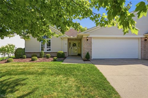 218 Lisa Ann Drive, Huron, OH, 44839 | Card Image