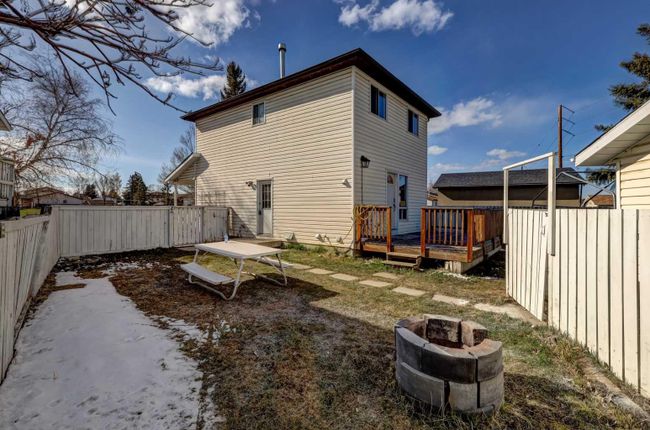 44 Castlebrook Rise Ne, Home with 4 bedrooms, 2 bathrooms and 2 parking in Calgary AB | Image 28