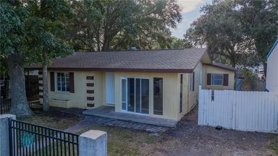 822 Forest Lane, House other with 3 bedrooms, 2 bathrooms and null parking in Daytona Beach FL | Image 3