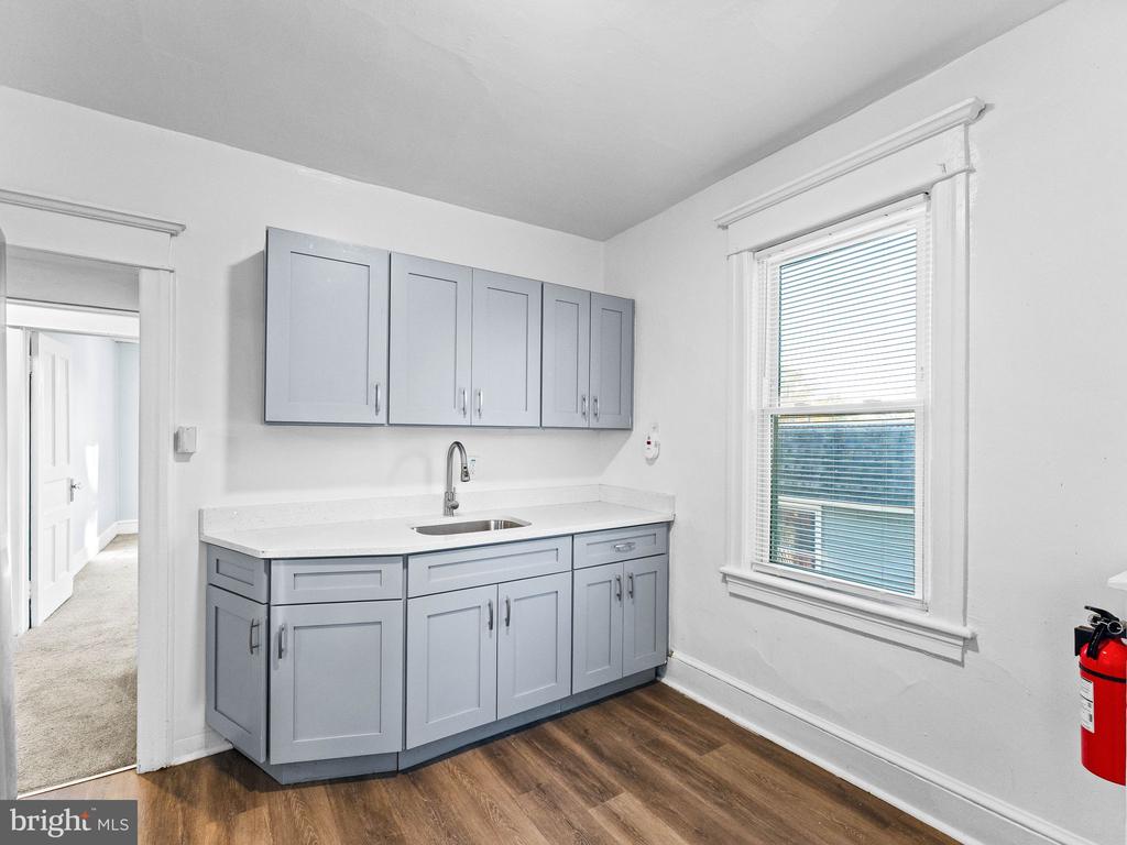 Residential Lease in OAKLYN 4