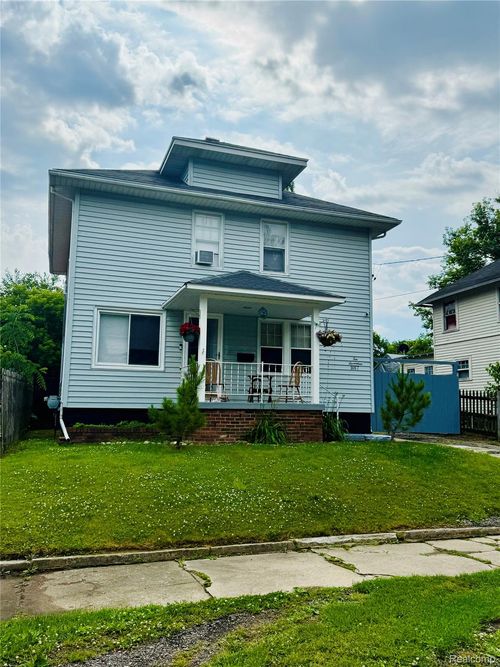 1017 Christopher St, Flint, MI, 48503-4716 | Card Image