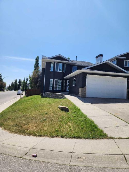 112 Christie Park Manor Sw, Calgary, AB, T3H2E8 | Card Image