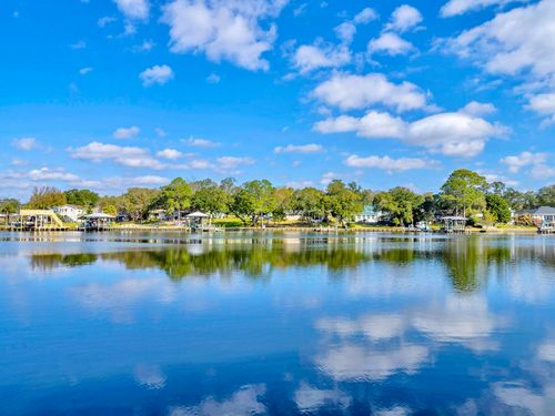 315 Vaughan St Nw, Fort Walton Beach, FL, 32548-3936 | Card Image