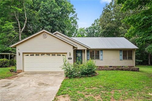 1848 Woodglo Dr, Asheboro, NC, 27205-8147 | Card Image